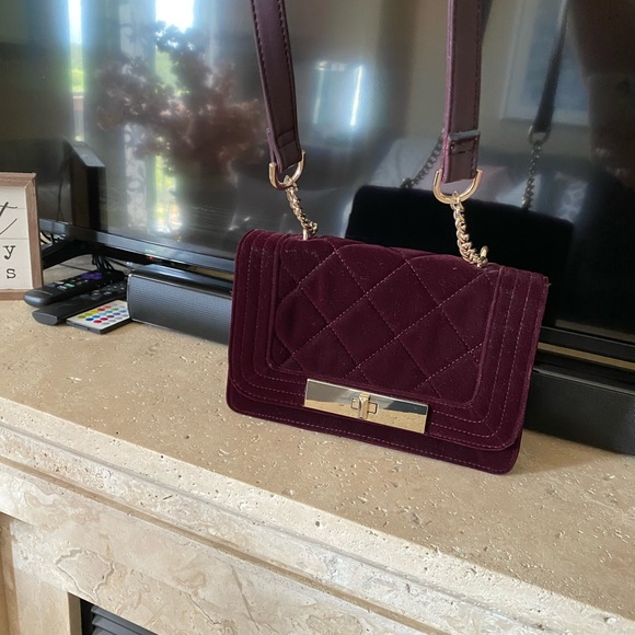 Velvet crossbody bag - Picture 2 of 5